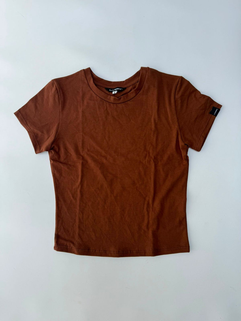 Blusa Mae básica mc ajustada - Café