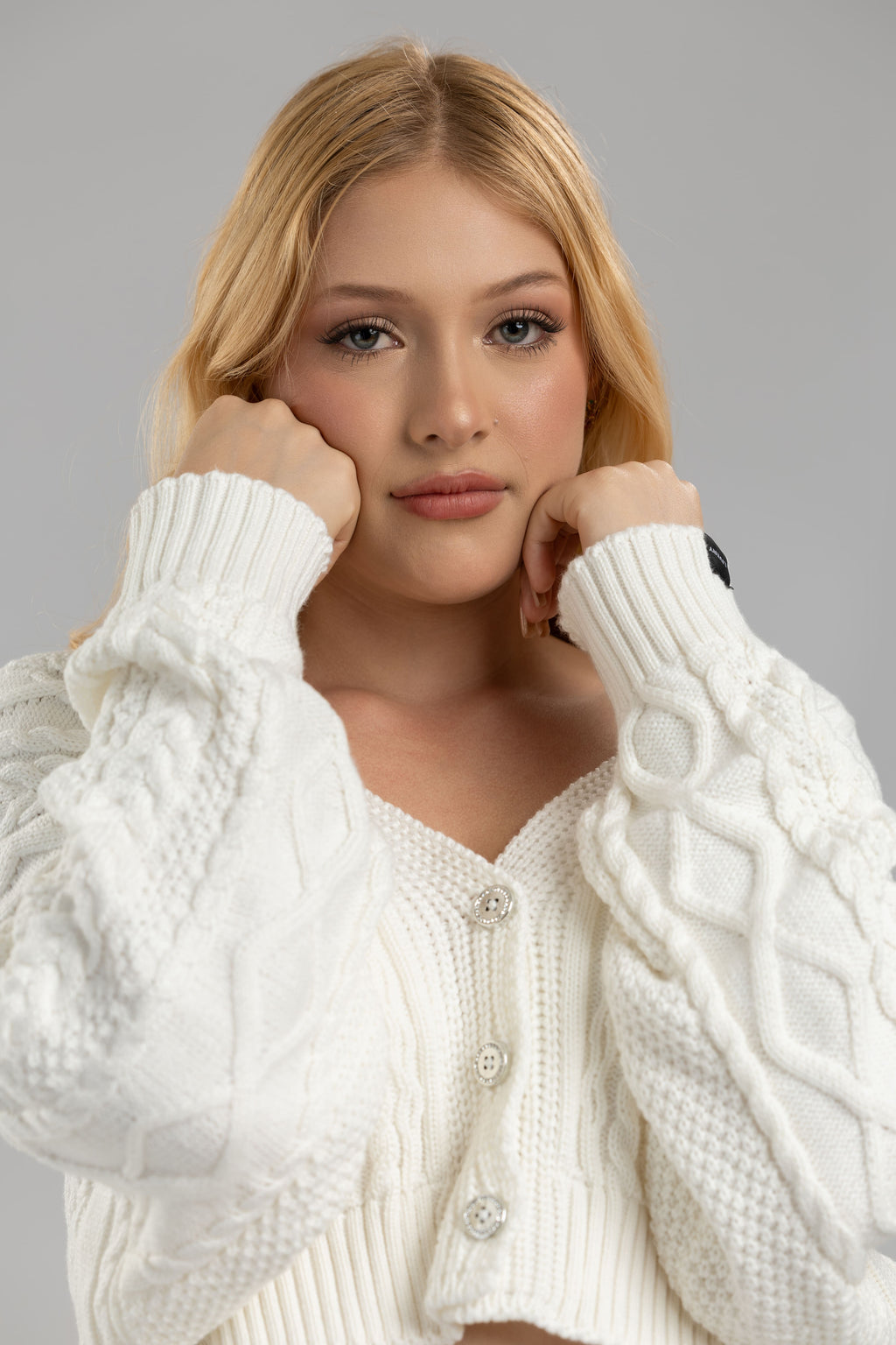 Blusa hada tejida con botones cuello v - Marfil