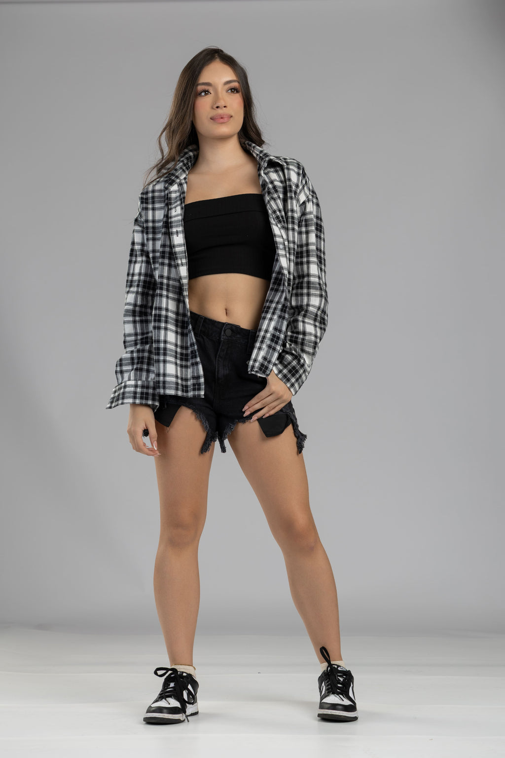 Blusa jarik camisera cuadros oversize larga - Negro