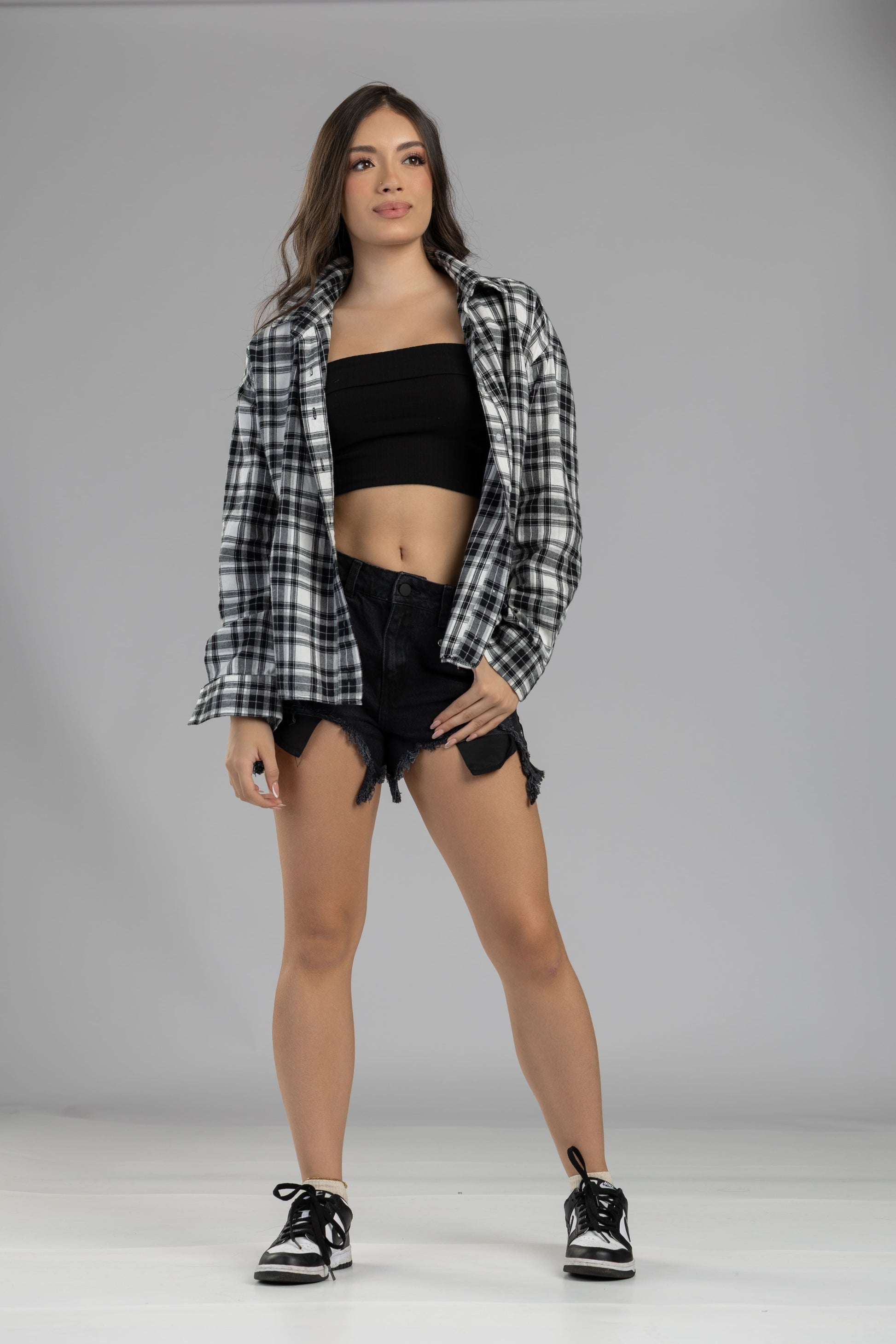 Blusa jarik camisera cuadros oversize larga - Negro