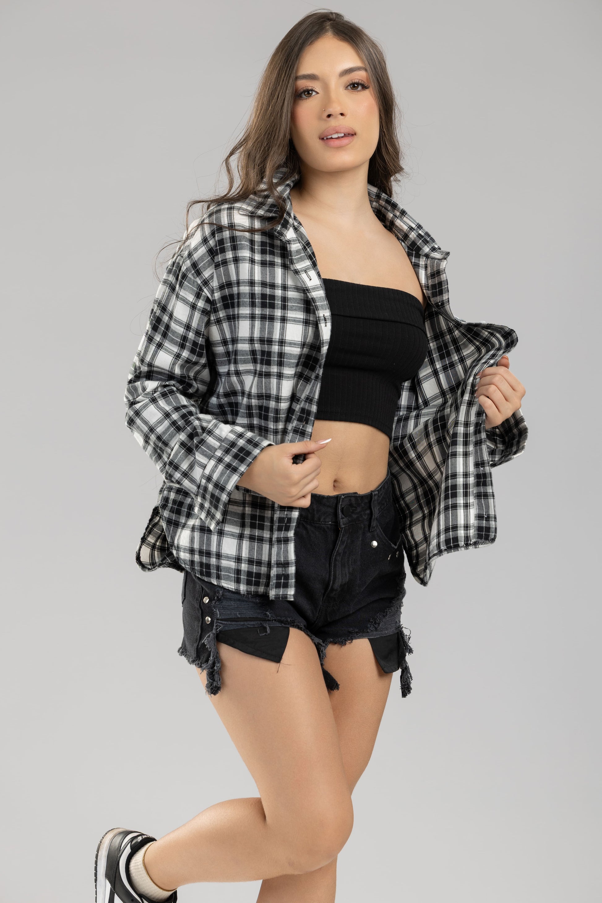 Blusa jarik camisera cuadros oversize larga - Negro