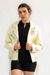 Chaqueta tipo cuero oversize marfil