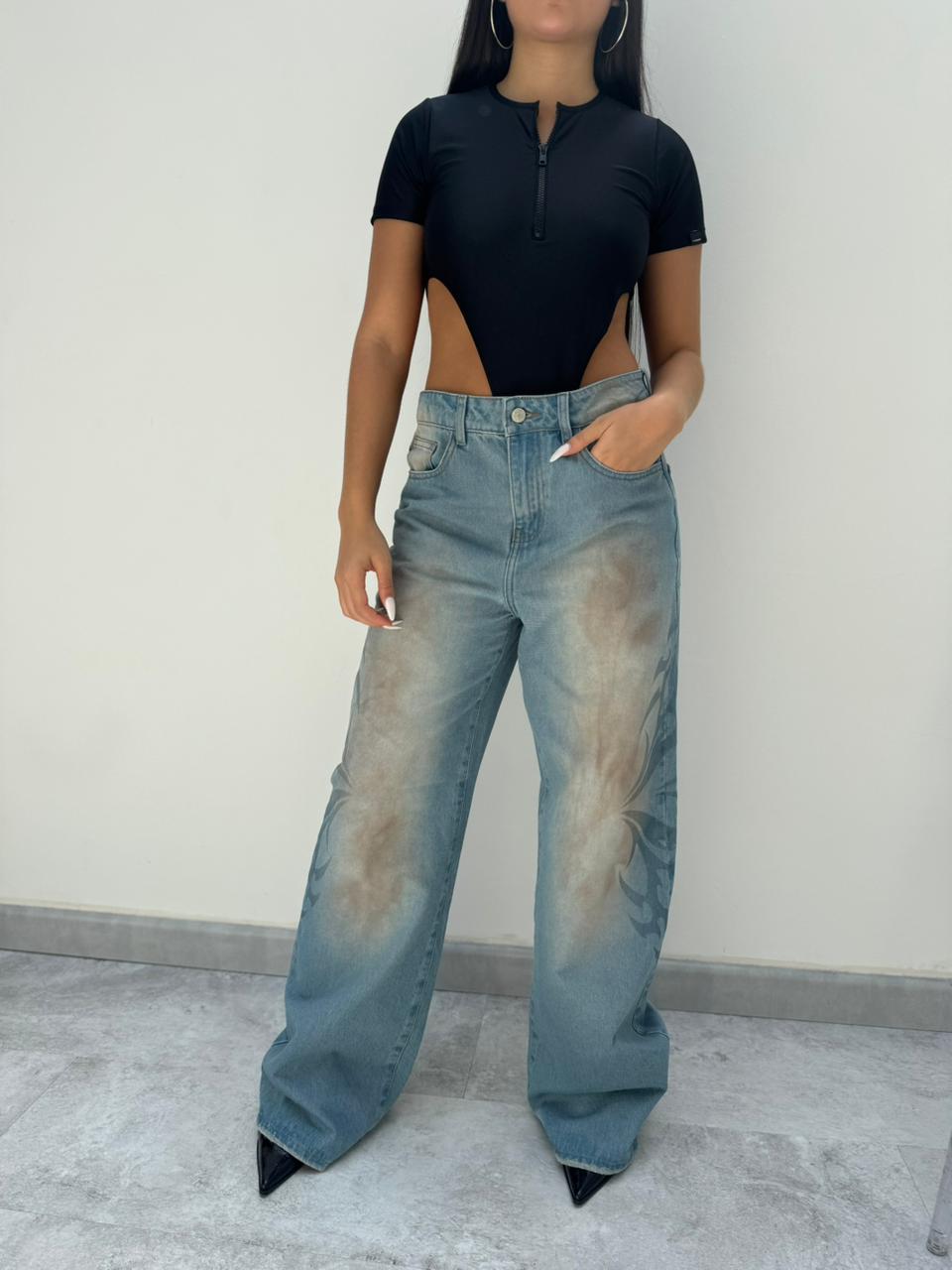 Jean Skater empolvado