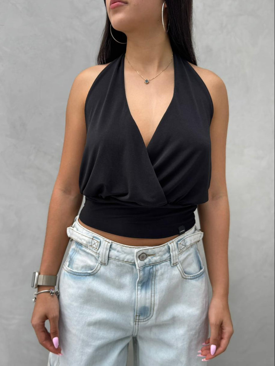 Blusa Bianca cruzada frente escote al cuello - Negra