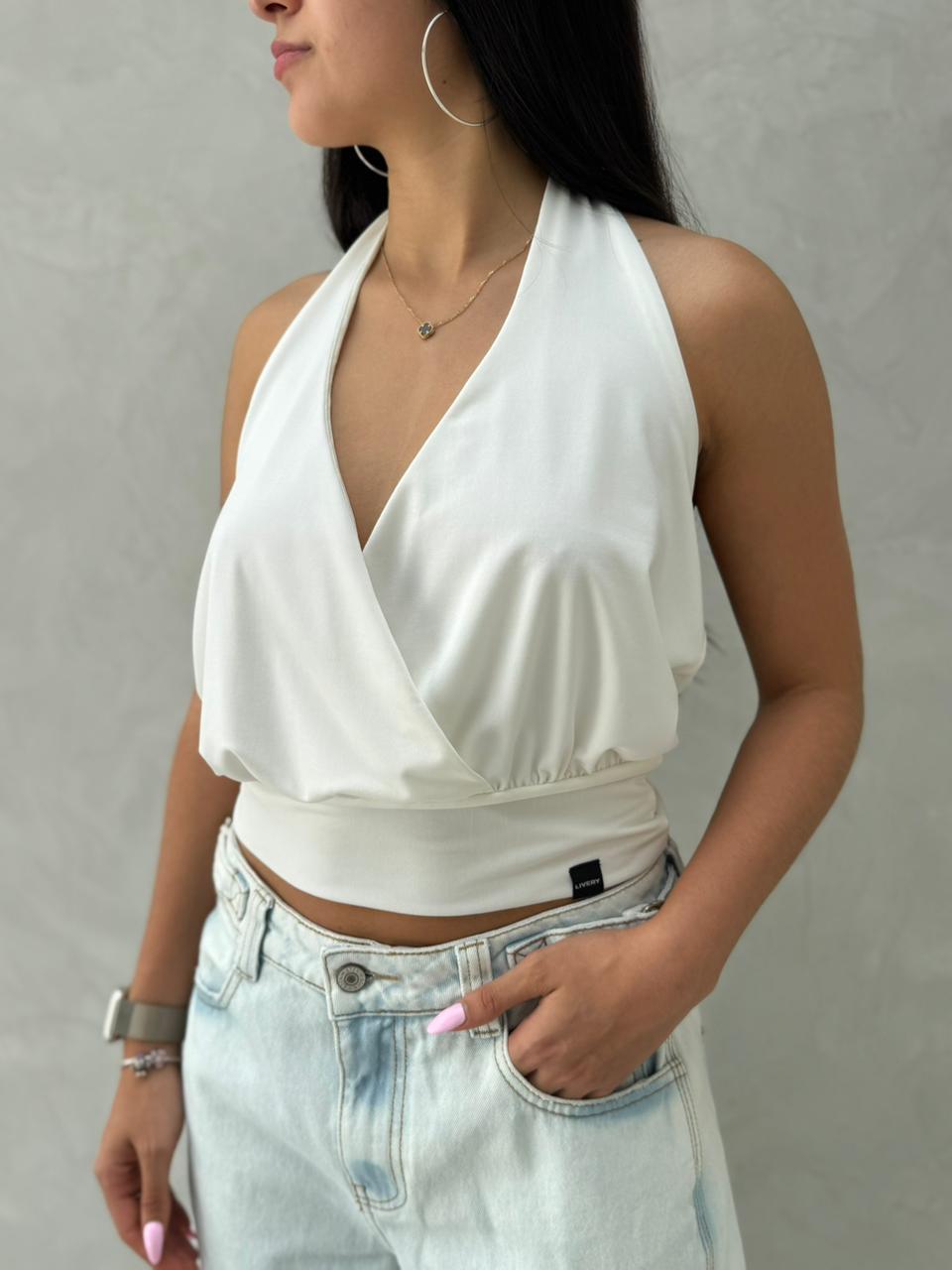 Blusa Bianca cruzada frente escote al cuello - Marfil