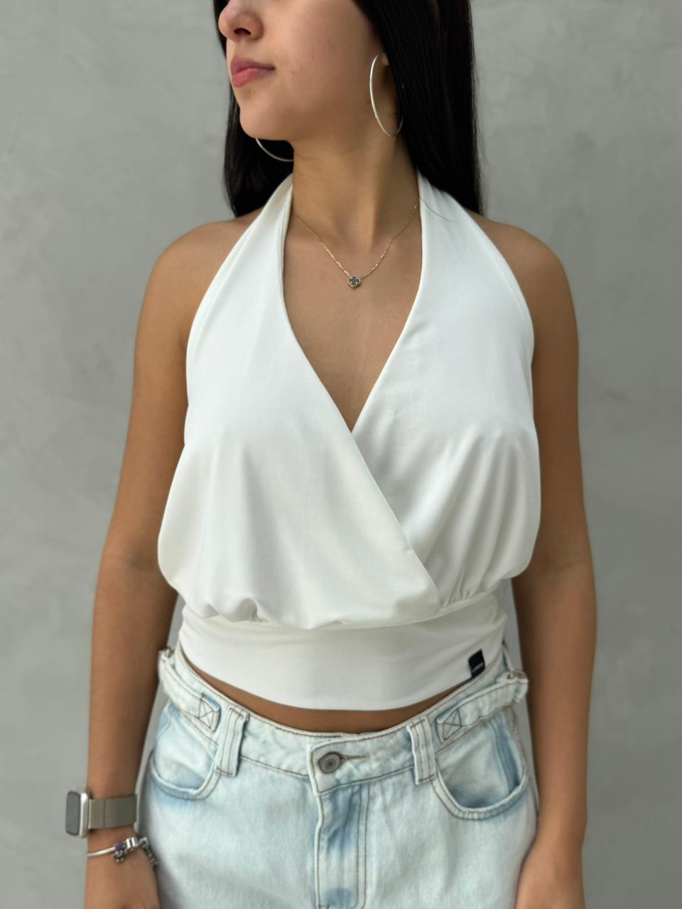 Blusa Bianca cruzada frente escote al cuello - Marfil