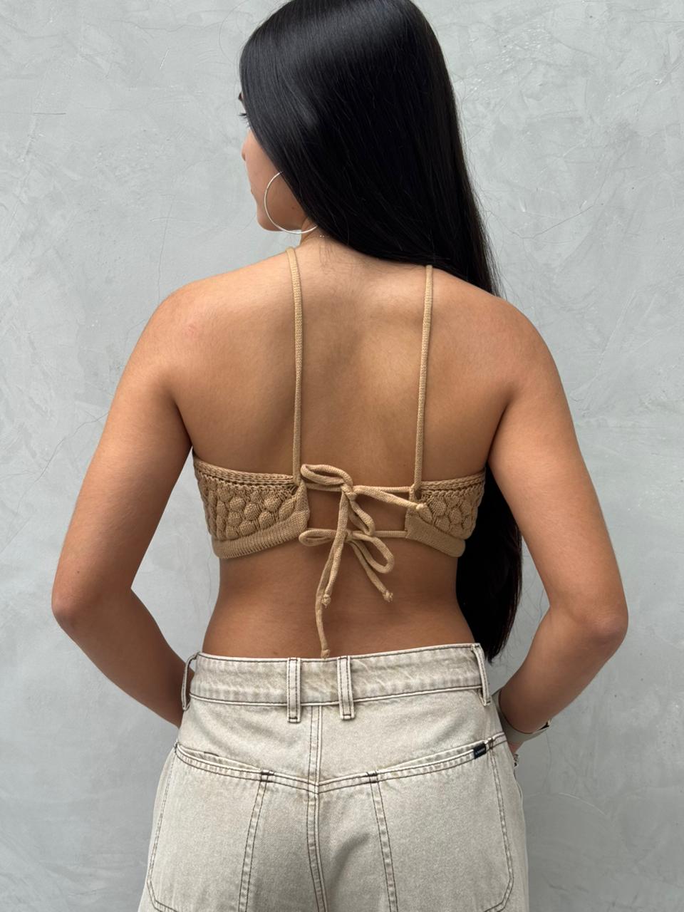Blusa Annika babero tejido - Camel