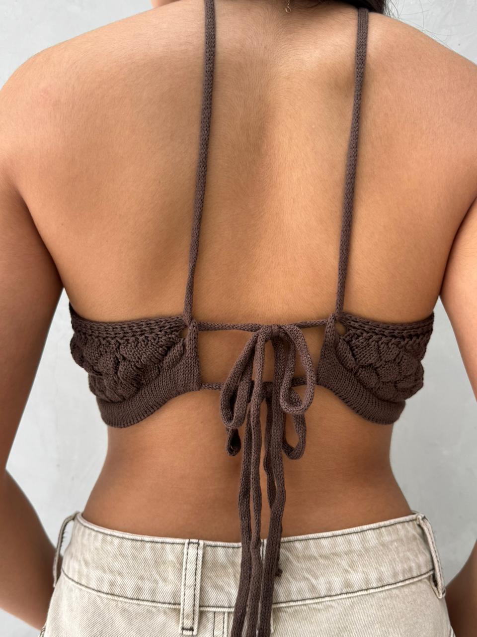 Blusa Annika babero tejido - Cafe