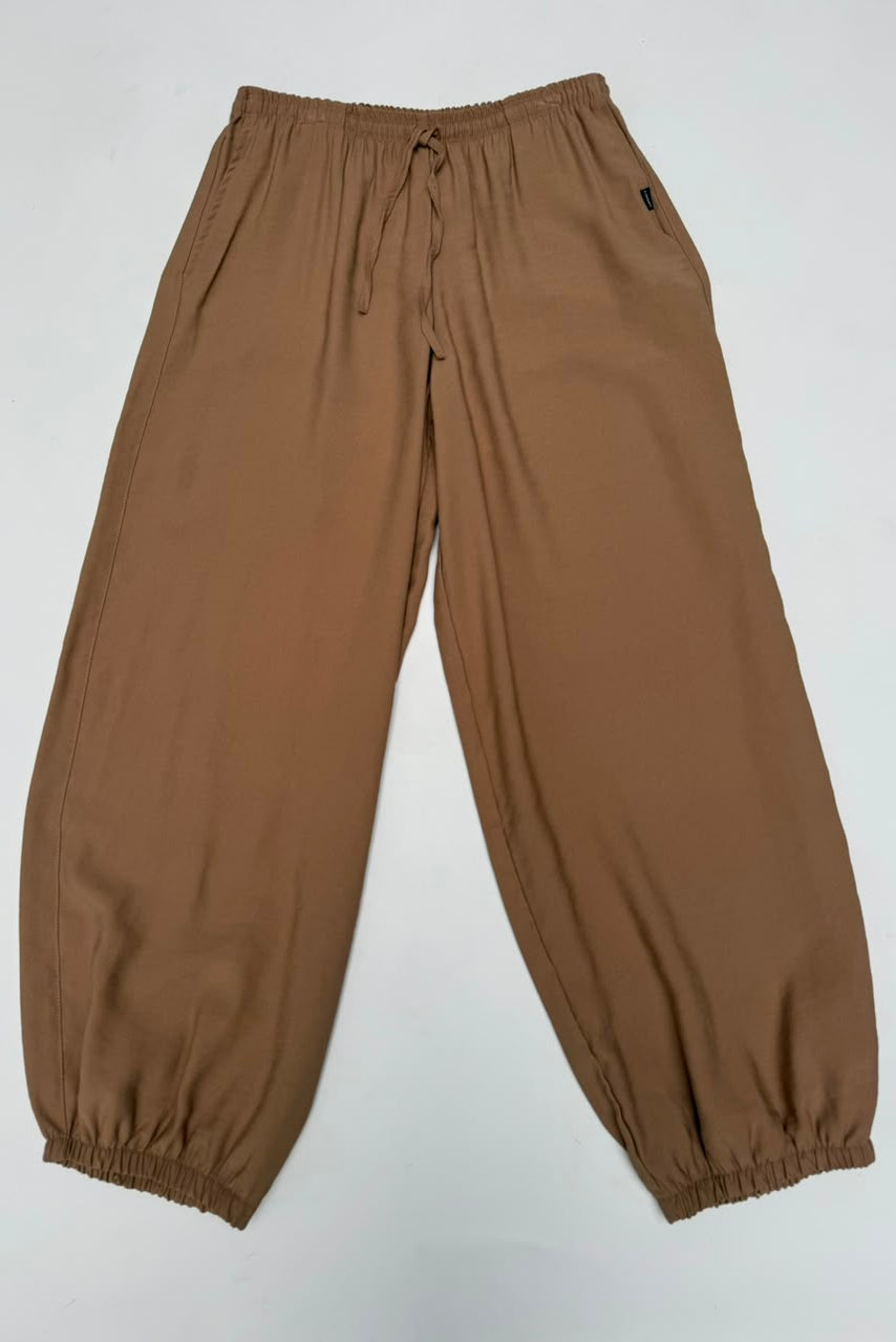 Pantalon Goldie barrel cintura resortada - Caqui