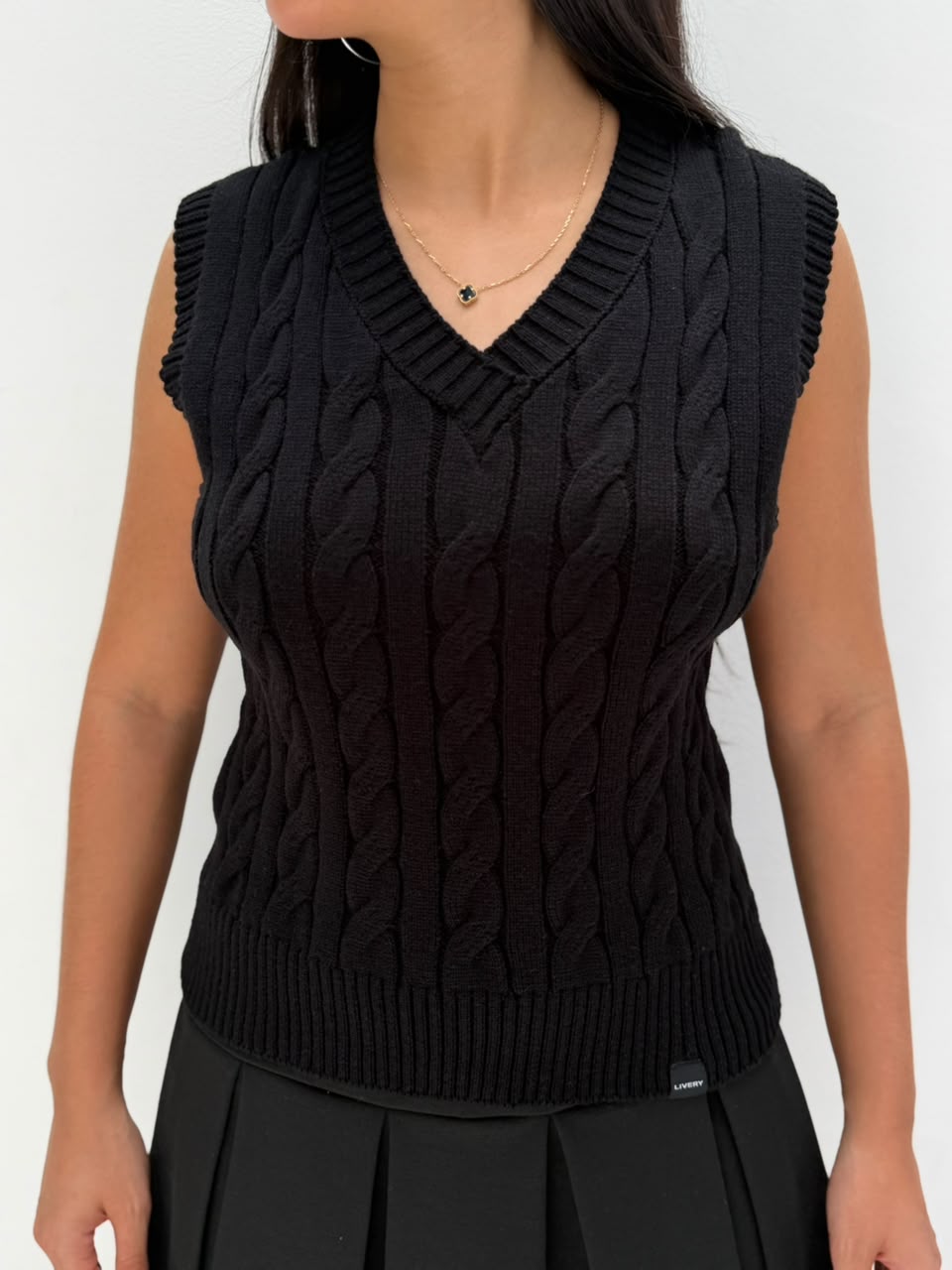 Blusa Brook chaleco tejido cuello v-triple trenza - Negro