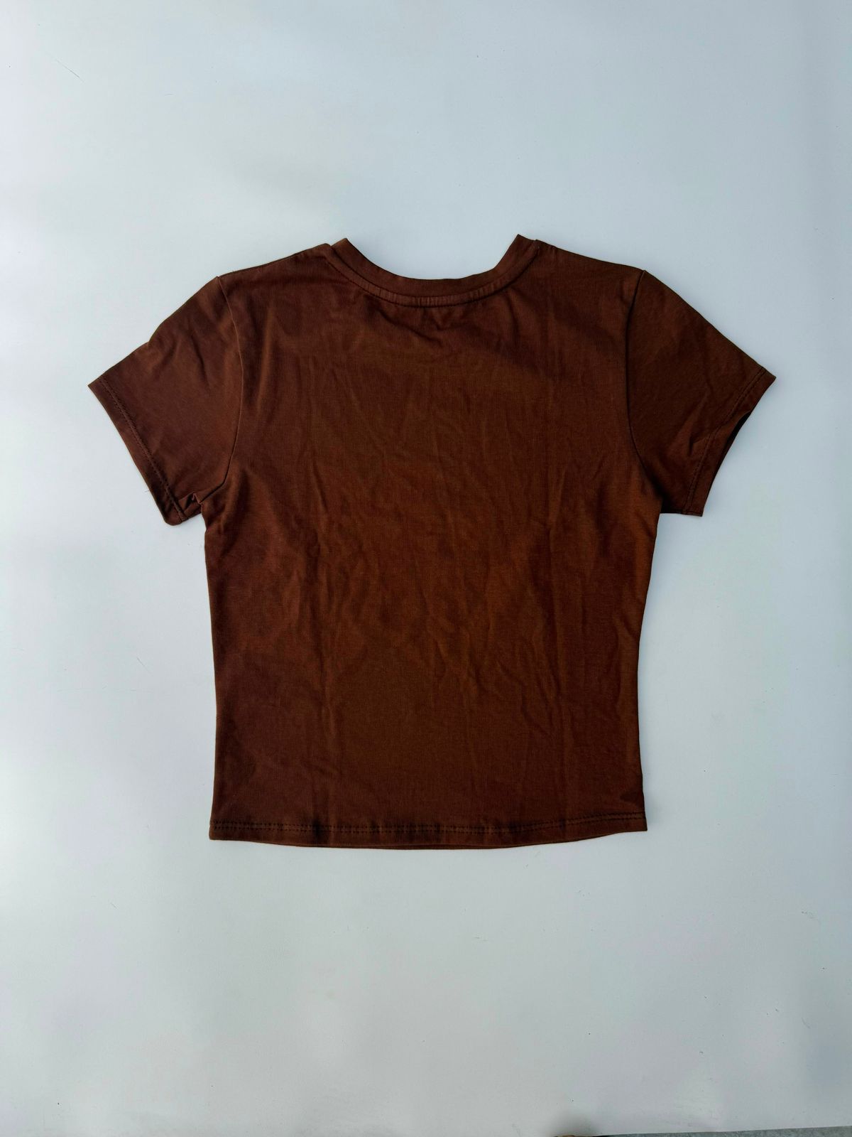 Blusa Mae básica mc ajustada - Café