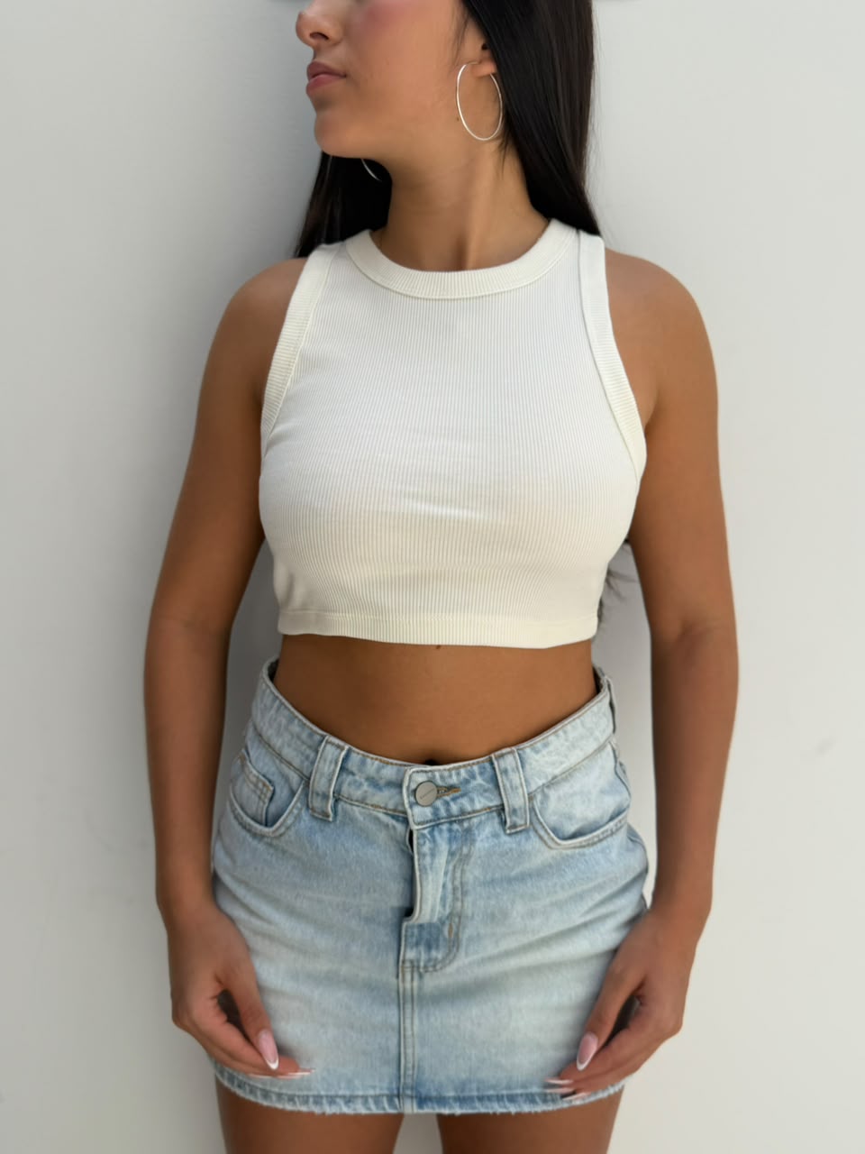 Blusa Kins croptop mini básica sisa - Crema